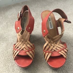 Steve Madden coral and tan wooden wedges